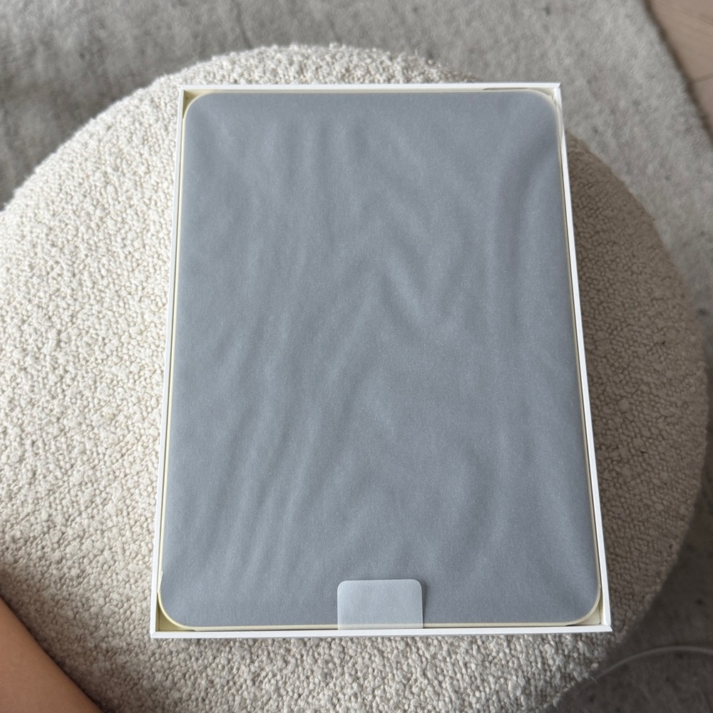 Brand New Apple iPad 256GB Wi-Fi in Yellow